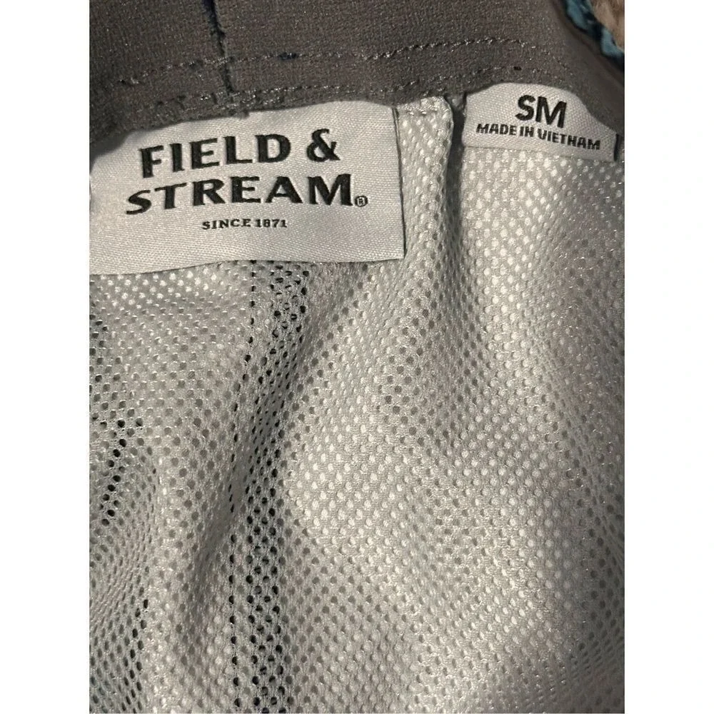 NEW WITH TAGS Field And Stream Shorts Men 2XL Blue Swim Trunks LEAVES PRINT size